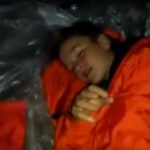 Acampada al raso. Supervivientes de 5º y 6º